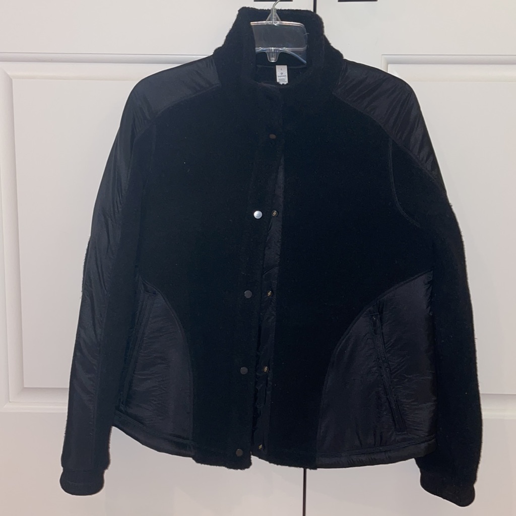 Lululemon Jacket Size 6 Brand New